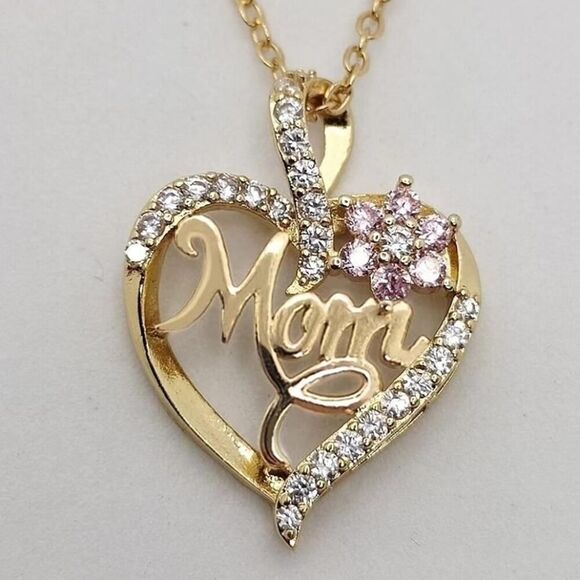 Elegant "MOM" Heart Shaped Pendant Necklace - Picture 4 of 9